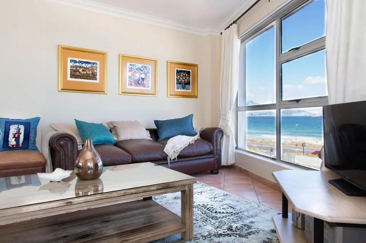 Daire Luxury Beachfront 2 Bed, 2 Bath With Communal Swimming Pool Bloubergstrand Güney Afrika
