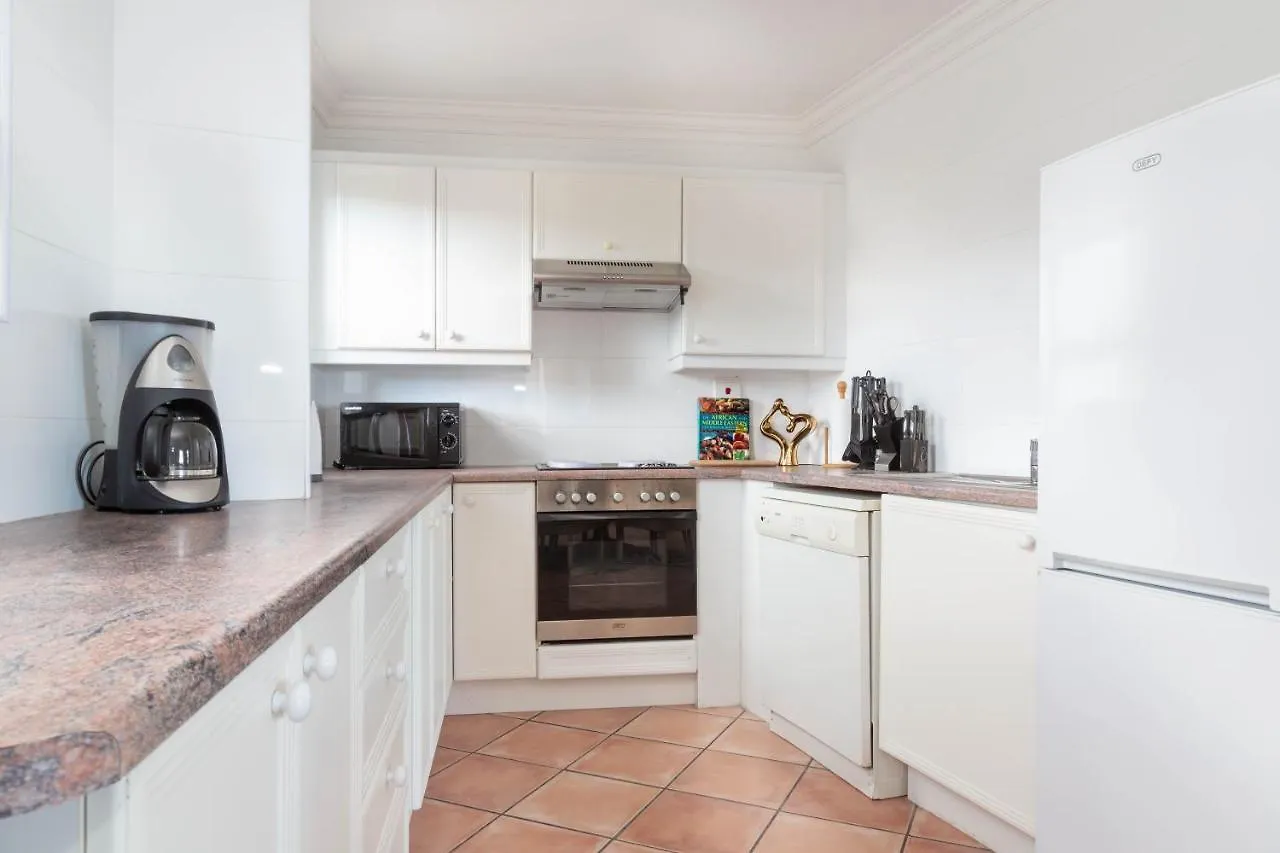 Luxury Beachfront 2 Bed, 2 Bath With Communal Swimming Pool Bloubergstrand Daire