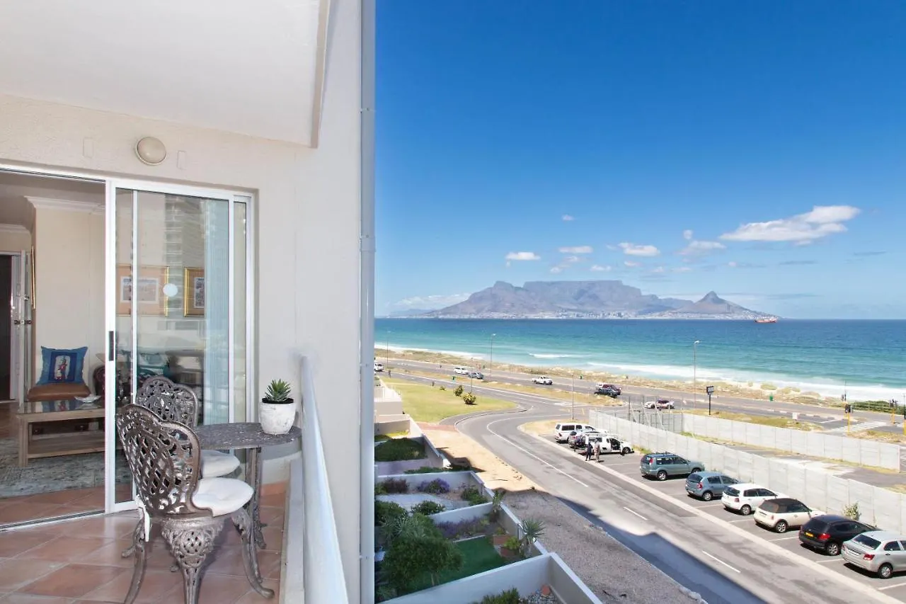 Luxury Beachfront 2 Bed, 2 Bath With Communal Swimming Pool Bloubergstrand Güney Afrika