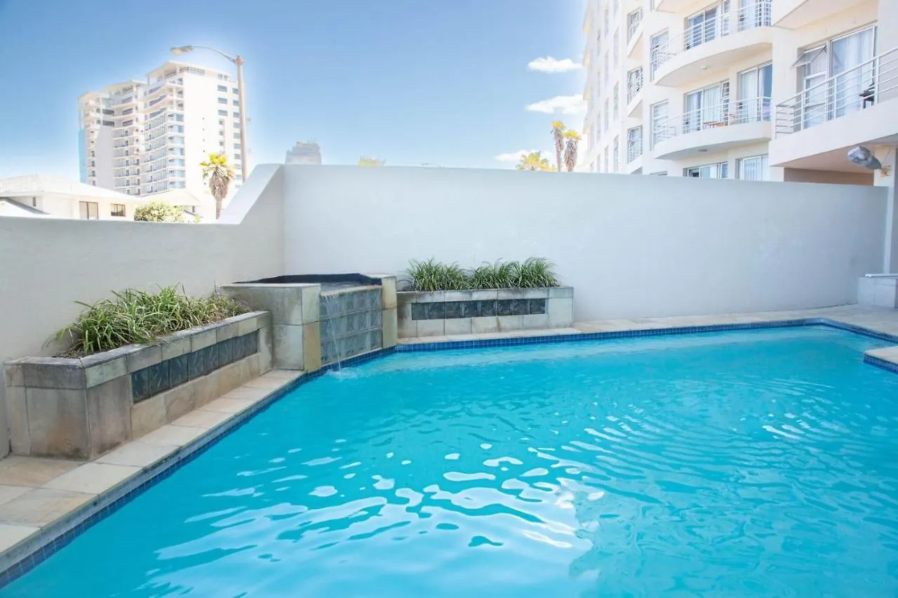 Luxury Beachfront 2 Bed, 2 Bath With Communal Swimming Pool Bloubergstrand Daire